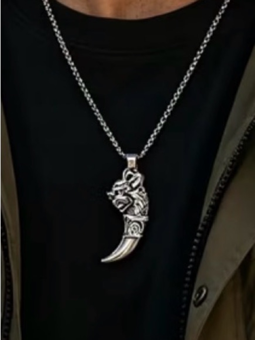 ⭐️ Silvertone Claw and Wolf Pendant Necklace 1